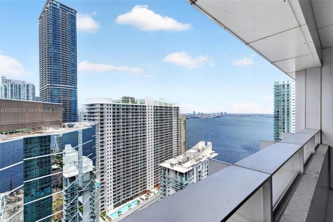 Building Photo - 1395 Brickell Ave