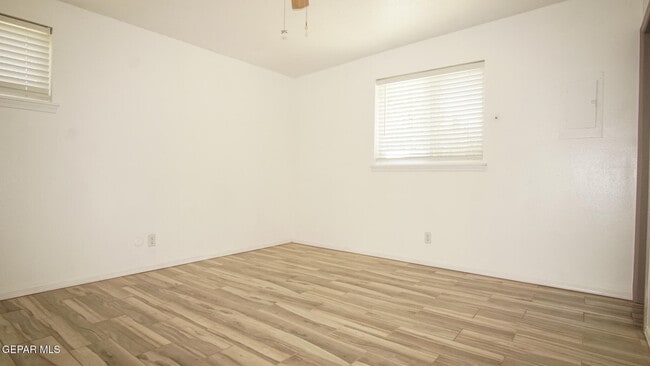 Building Photo - 9304 Lait Dr