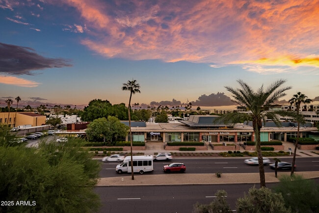 Building Photo - 7167 E Rancho Vista Dr