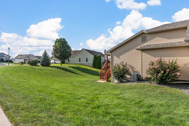 Building Photo - Spacious 3-Bed, 3-Bath Home in Wentzville