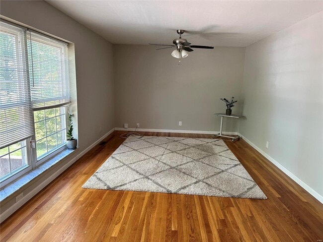 Building Photo - 7010 Amherst Ave