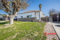 Building Photo - Charming 4 Bedroom Home!