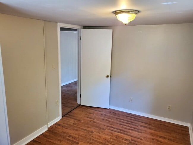 Building Photo - 320 W Midvale Ave