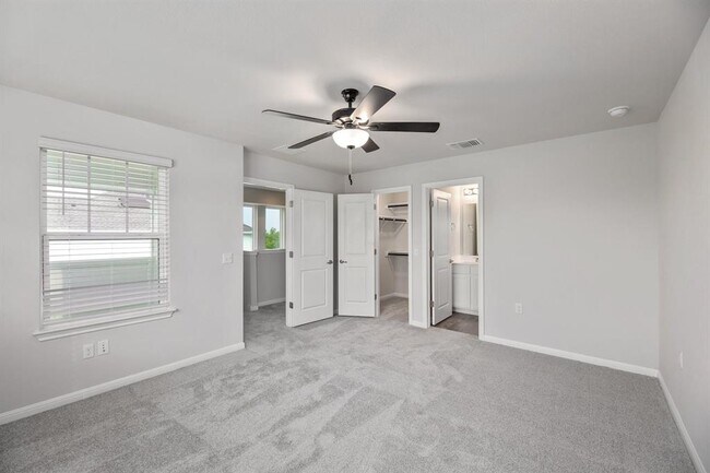 Building Photo - 17212 Adoro Dr