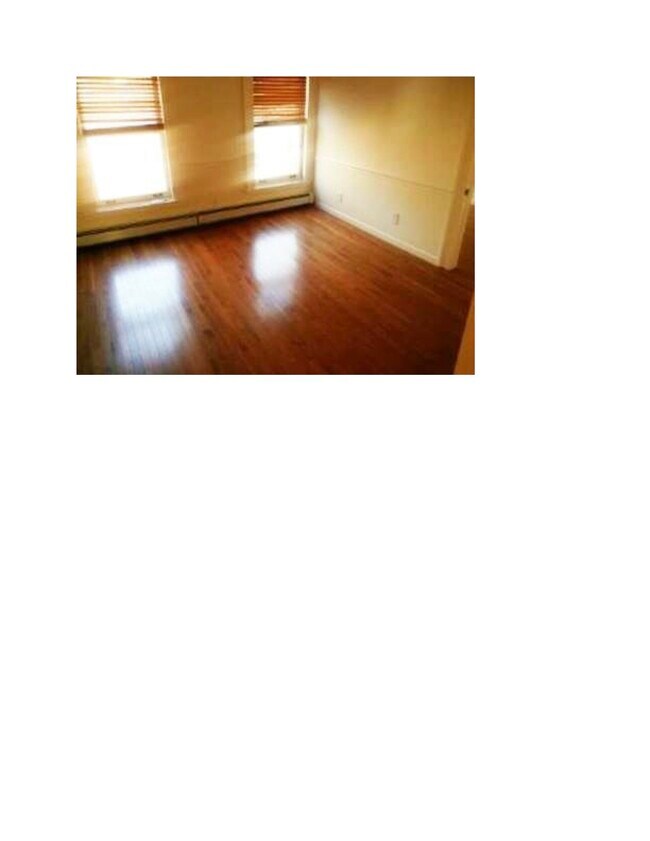 Building Photo - 245 7th St