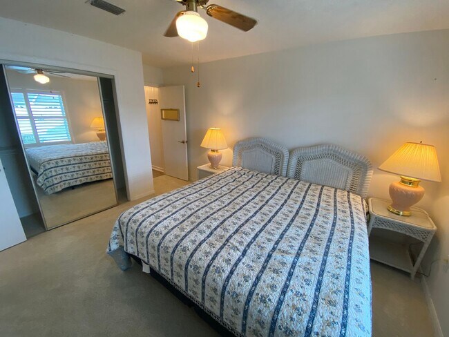 Building Photo - Welcome home to this bright, beautifully maintained 2-bedroom, 2-bath Stonecrest home, offered mo...