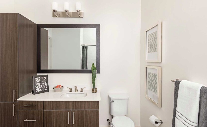 Building Photo - 165 Cambridgepark Dr