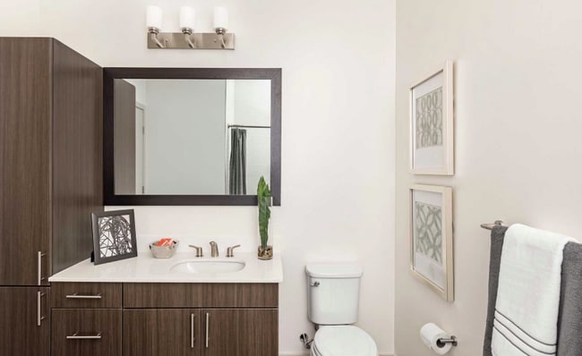 Building Photo - 165 Cambridgepark Dr