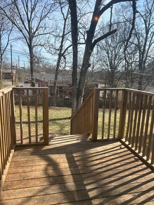 Building Photo - 3 Bedroom 1 1/2 Bath