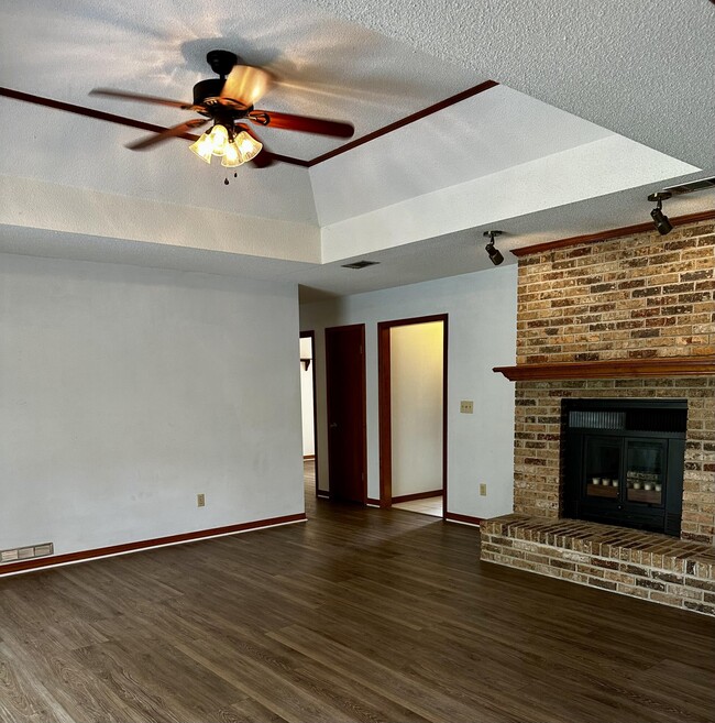 Building Photo - 109 Dominica Way