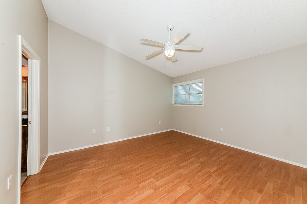 Building Photo - 825 Waterside Ln