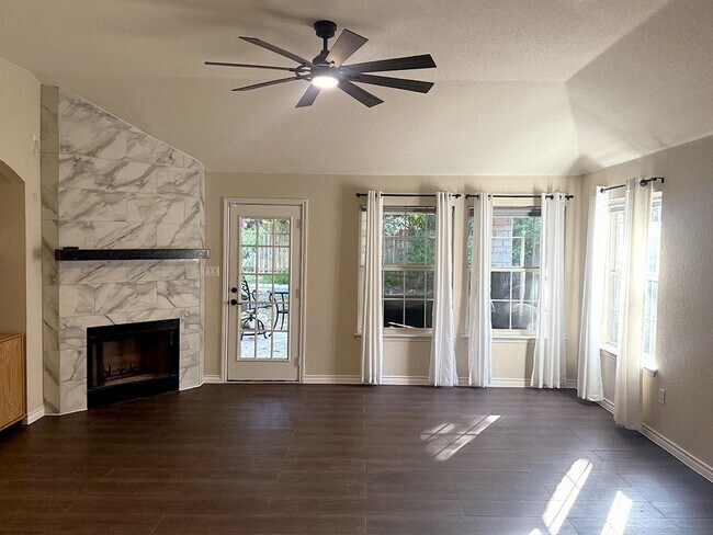 Building Photo - 1038 Cashew Ln