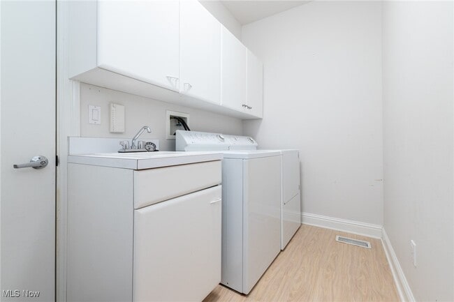 Building Photo - 3194 Richmond Rd