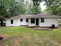 Building Photo - Renovated 3 Bedroom 2 Bath Home for Rent!