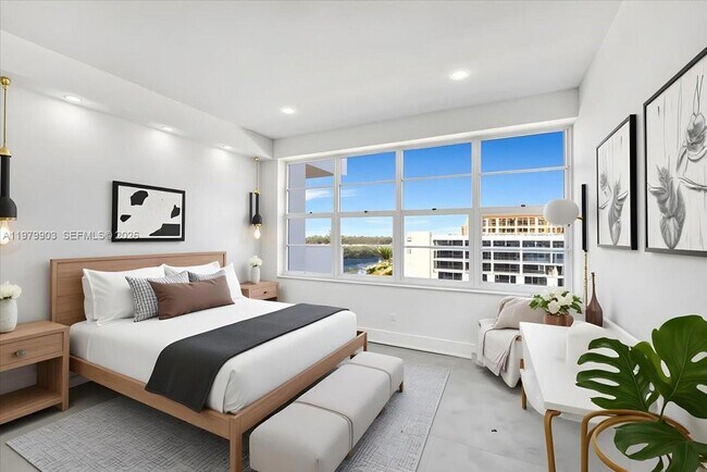 Building Photo - 3111 N Ocean Dr