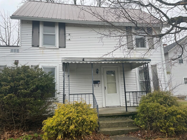 Front of Property - 9 Oak St