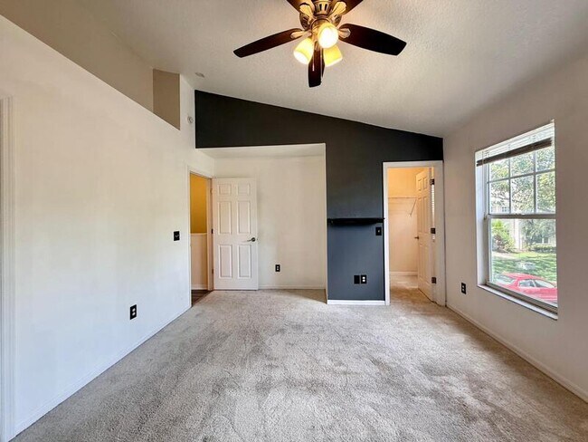 Building Photo - 13706 Forest Lake Dr