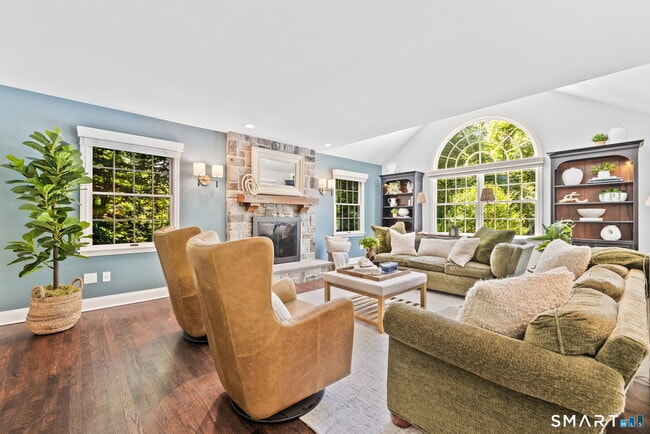 Building Photo - 1 Boxwood Rd
