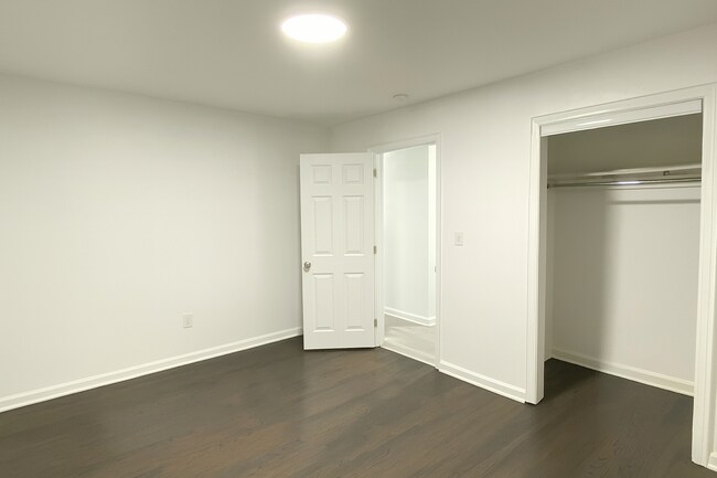 Building Photo - 306 Clifton Ave