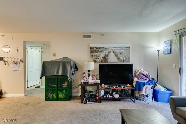 Building Photo - 2750 Durango Dr