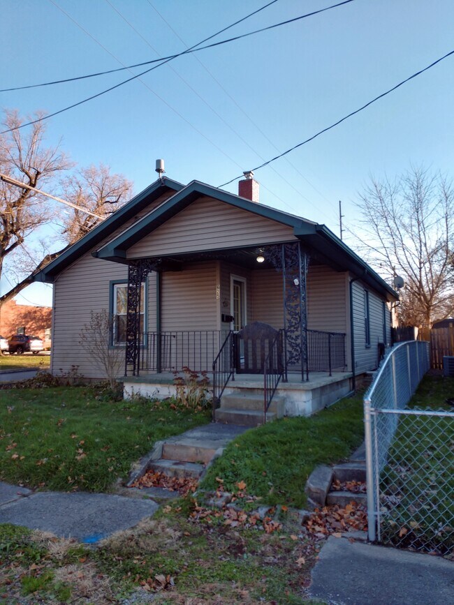 Primary Photo - 625 Buckeye St