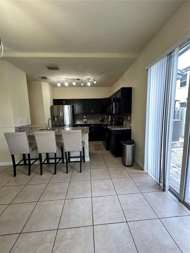 Building Photo - 133 SE 28th Ter