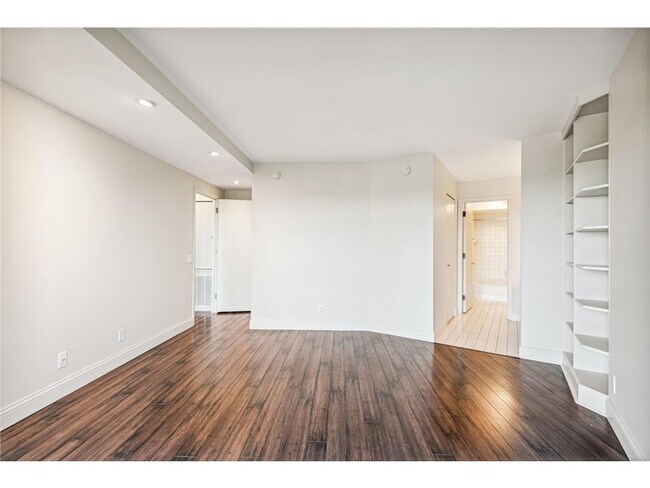 Building Photo - 2950 Dean Pkwy
