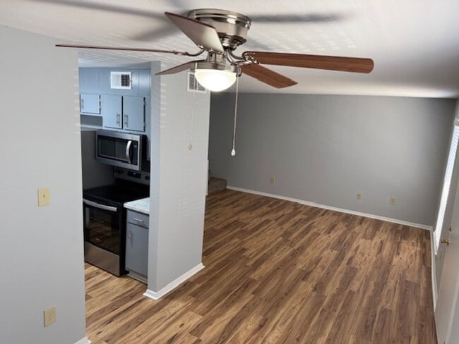 Building Photo - 2 BED 1.5 BATH CONDO COMING SOON!