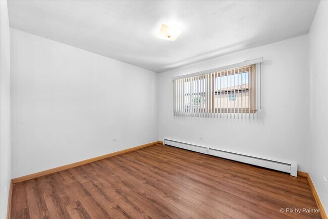 Building Photo - 2424 N 77th Ct