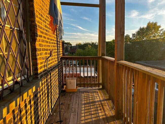 Building Photo - 5114 S Woodlawn Ave