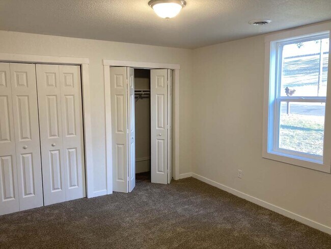 Building Photo - Contract for Deed like a Rent to Own!
