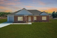 Building Photo - 700 Woodland Cir