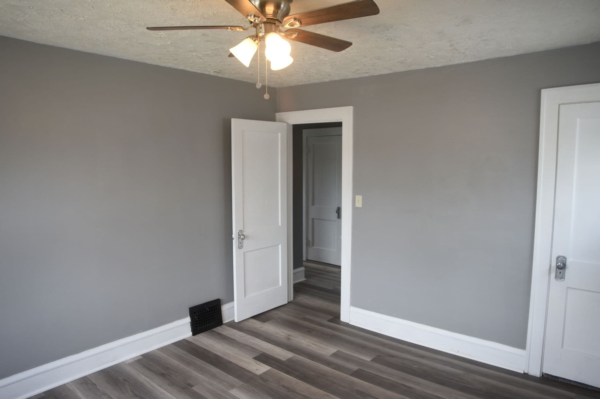 Building Photo - 13407 Cedar Rd