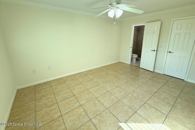 Building Photo - 544 Biscayne Dr