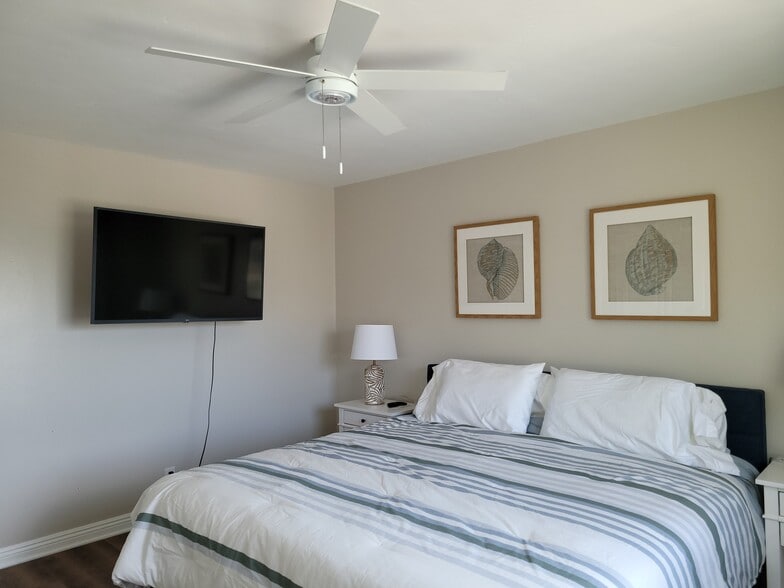 Building Photo - 510 Avenida Victoria