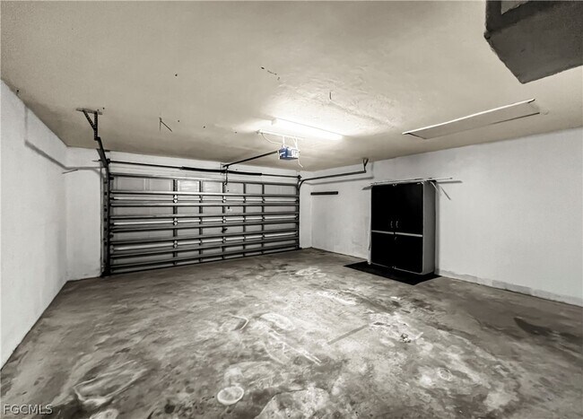 Building Photo - 208 SE 17th St