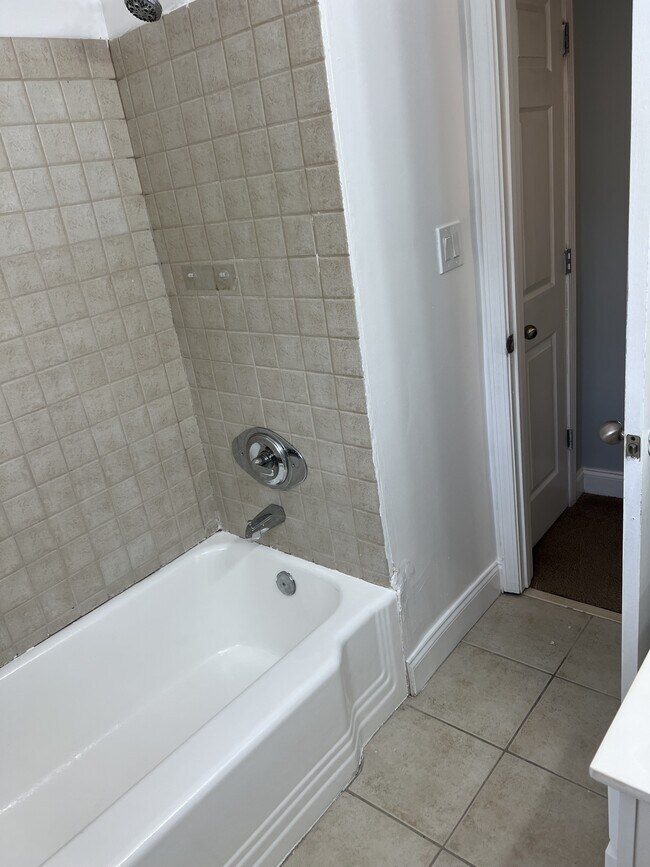 Building Photo - 2367 Cascade Rd