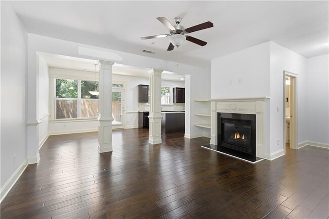 Building Photo - 2249 Knoxhill View