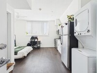 Building Photo - 1010 W 26th St