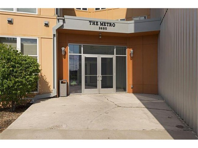 Building Photo - 2650 University Ave W