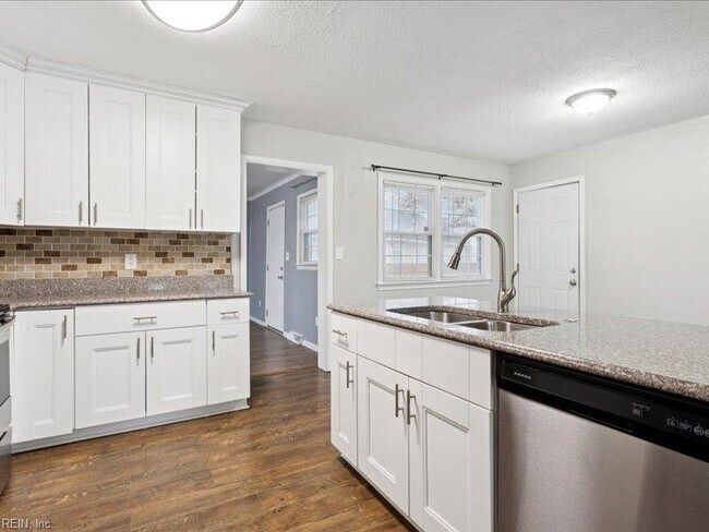 Building Photo - 13202 Aqueduct Dr