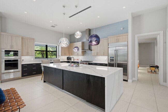 Building Photo - 17101 Magnolia Estates Dr