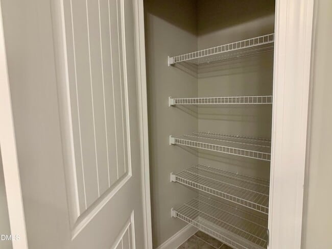 Building Photo - 672 Barneswyck Dr