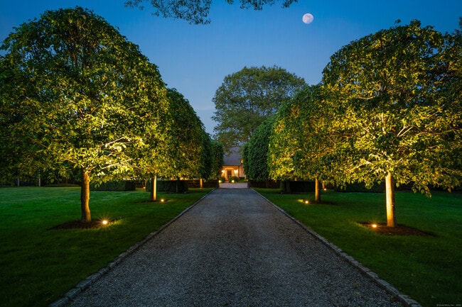 Building Photo - 945 Oenoke Ridge