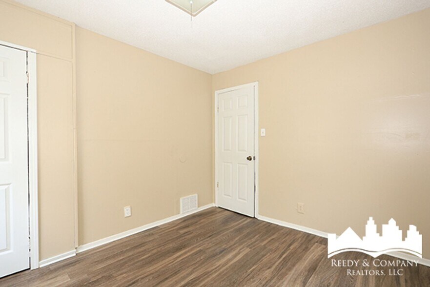 Building Photo - 416 Carbon Cove