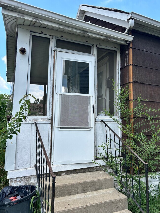 Building Photo - 1532 5th St