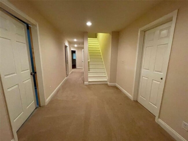 Building Photo - 1378 Greencrest Ct SW