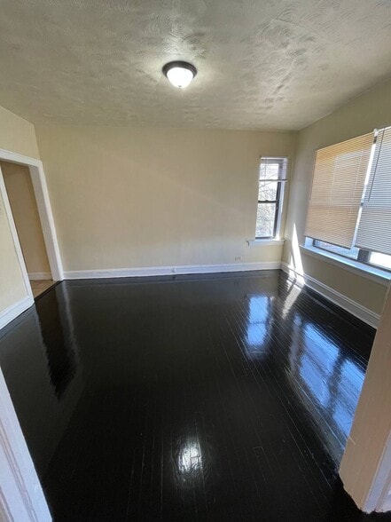 Building Photo - 7954 S Drexel Ave