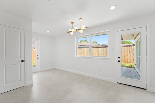 Building Photo - 10722 Lynbrook Dr