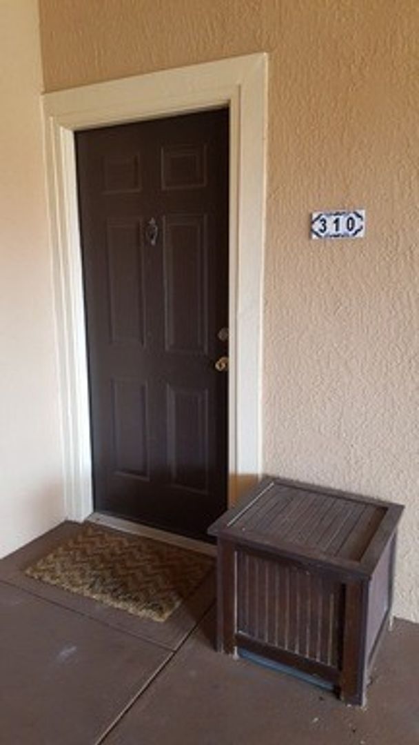 Building Photo - Luxury property. One bedroom condo